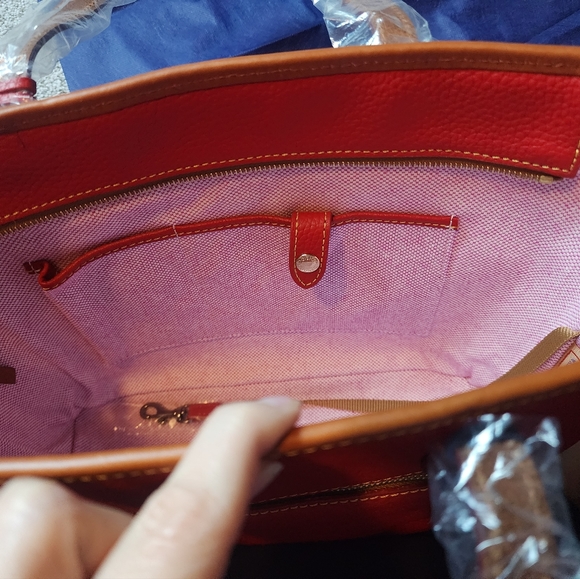 NWT Dooney & Bourke Pebble Leather Charleston Shopper in red with authenticity - Picture 10 of 11